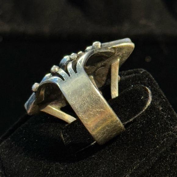 Raymond Hill Vintage Native American Turquoise Sterling Silver Ring - Picture 6 of 9